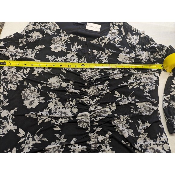Lane Bryant Black White Floral Ruched Long Sleeve Mesh Top Keyhole Sz 22/25 NWT - Picture 10 of 11